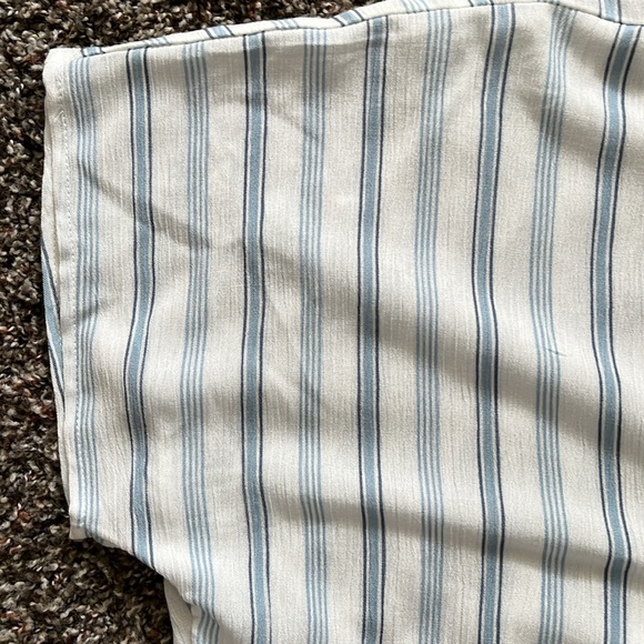 SO Tunic Style Front Twist Blue & White Striped Boho Blouse Top, Size Medium - Picture 12 of 13